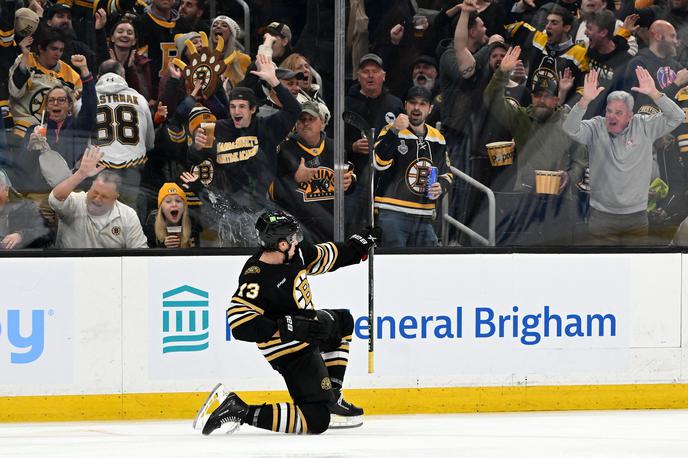 Charlie McAvoy Boston | Veselje Charlieja McAvoya po zadetku v tretji tretjini. | Foto Reuters