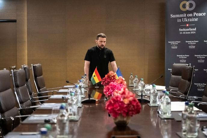 Volodimir Zelenski, mirovna konferenca | Na mirovni konferenci je Zelenski dejal, da se lahko mirovna pogajanja začnejo, ko bodo imela podporo mednarodne skupnosti.  | Foto Reuters