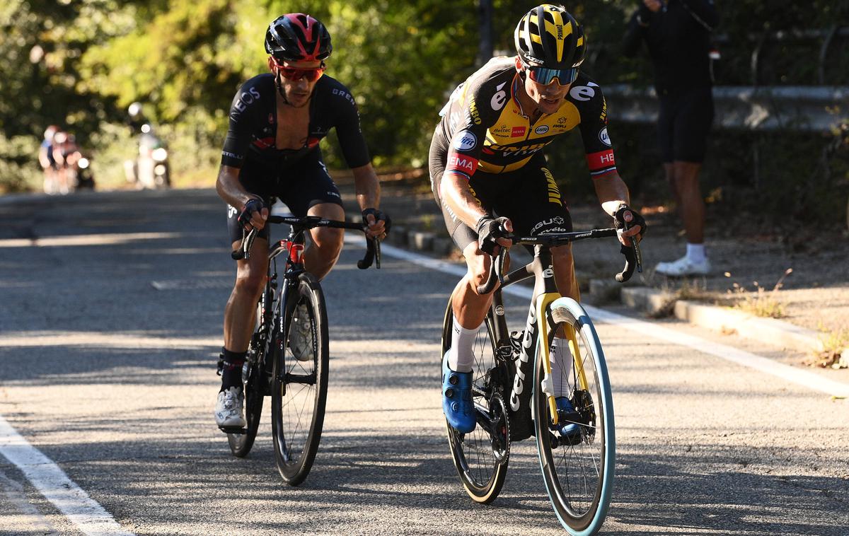 Primož Roglič Adam Yates | Primož Roglič je spet v središču pozornosti. Tokrat je osvojil najstarejšo enodnevno klasiko na svetu. | Foto Guliverimage