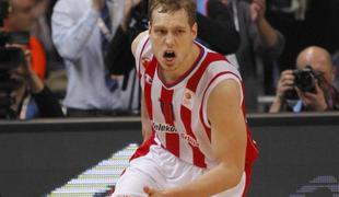 Jaka Blažič s trojko kariere navijače Crvene zvezde spravil v delirij (video)