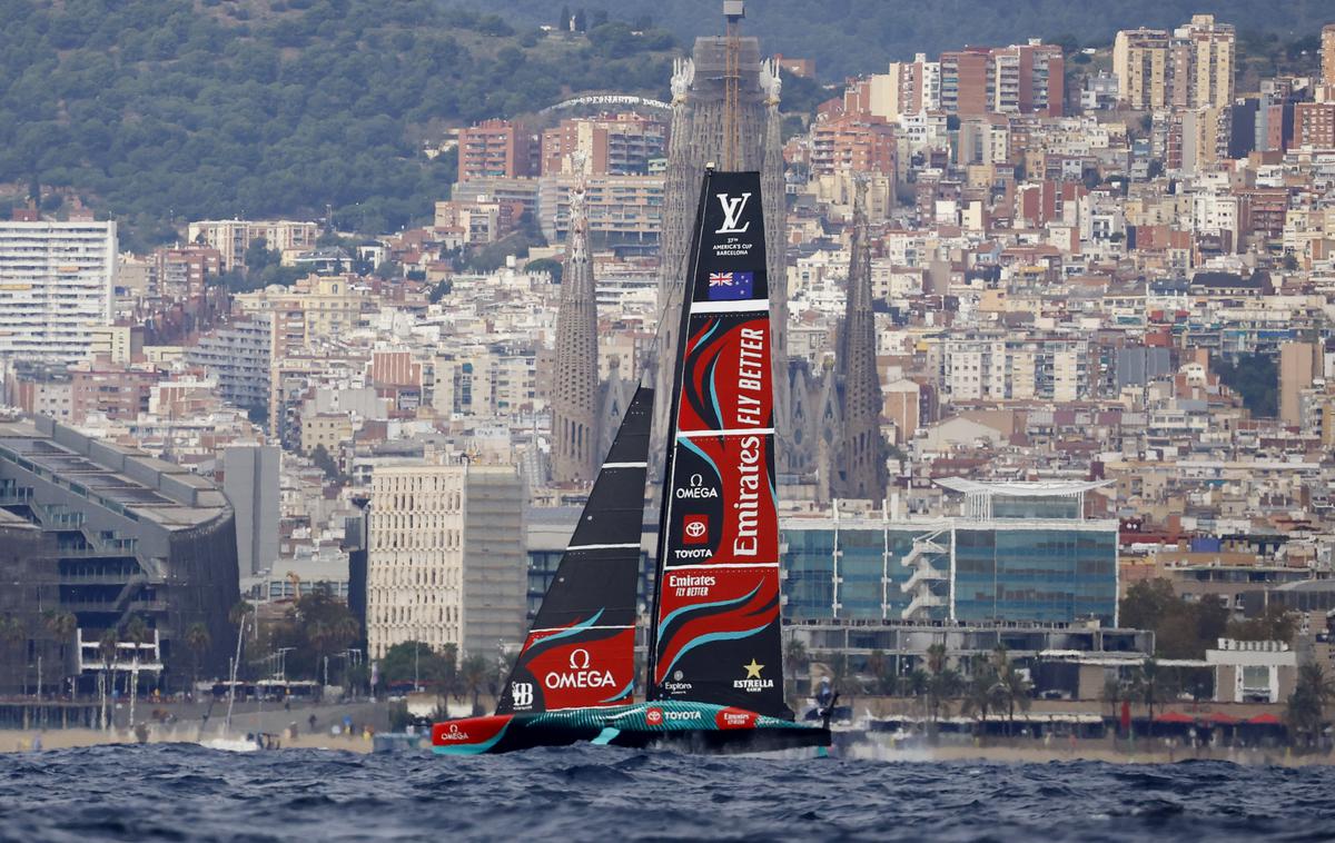 Pokal Amerike: Emirates Team New Zealand | Jadrnica Emirates Team New Zealand potrebuje le še eno zmago za ubranitev naslova v pokalu Amerike. | Foto Reuters