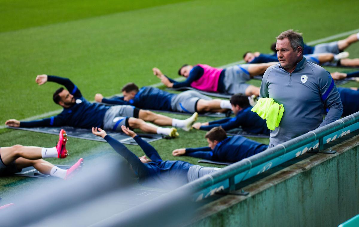 trening slovenske nogometne reprezentance, Stožice, San Marino | Vrhunski športniki nimajo omejitev pri treningu. | Foto Grega Valančič/Sportida