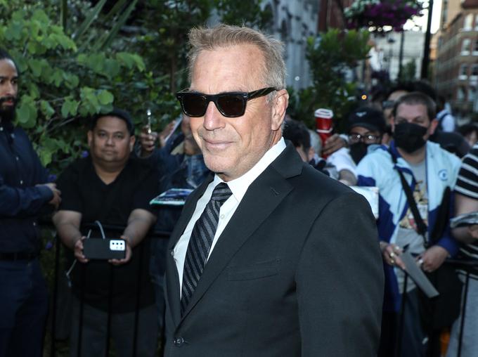 Kevin Costner se je septembra po štirimesečnem pravnem boju na koncu strinjal, da bo nekdanji ženi, sicer oblikovalki torbic, plačal več, kot je bilo zapisano v njuni predporočni pogodbi. | Foto: Guliverimage