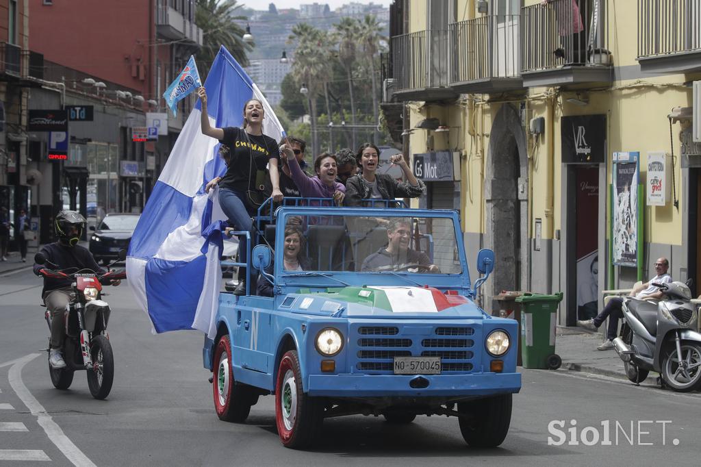 Neapelj slavi Napoli