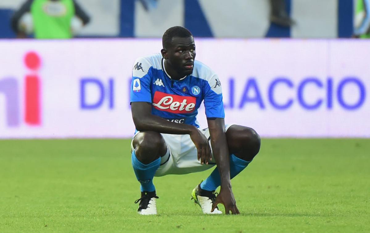 Kalidou Koulibaly | Manchester City se že nekaj časa smuka okoli branilca Napolija Kalidouja Koulibalyja. Če ga bo pripeljal, utegne pasti celo rekord letošnjega poletja. | Foto Getty Images