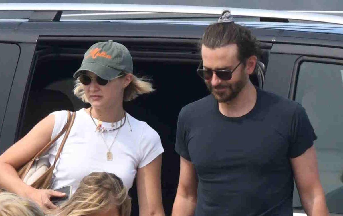 Gigi in Bradley | Gigi Hadid in Bradley Cooper ob prihodu na dopust v Italijo. Z njima je tudi njegova hči. | Foto Profimedia