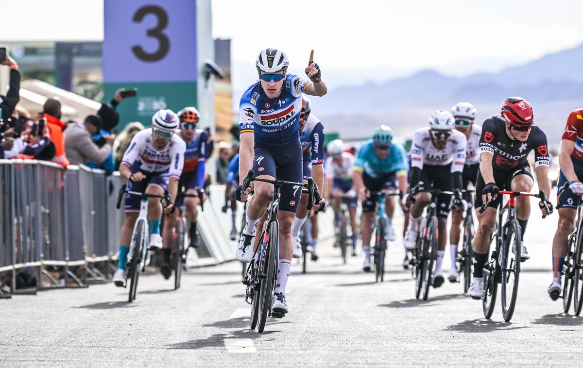 AlUla Tour 2024, Tim Merlier | Mezgec je dobil proste roke. V cilj je prišel na tretjem mestu, zmage se je veselil Tim Merlier. | Foto AlUla Tour/Charly Lopez