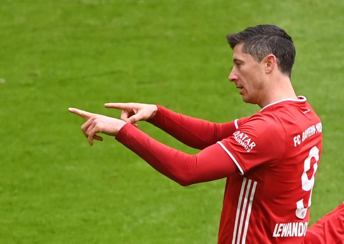 Robert Lewandowski dosega gole kot za stavo. V zadnjem krogu bo lahko prišel na sam vrh večne lestvice. | Foto: Reuters