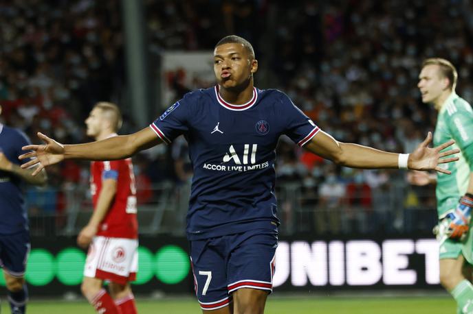 Kylian Mbappe | Kylian Mpabbe je danes v intervjuju za francosko televizijsko postajo RMC in športni dnevnik L'Equipe razkril, da je že julija zaprosil za prestop. | Foto Reuters