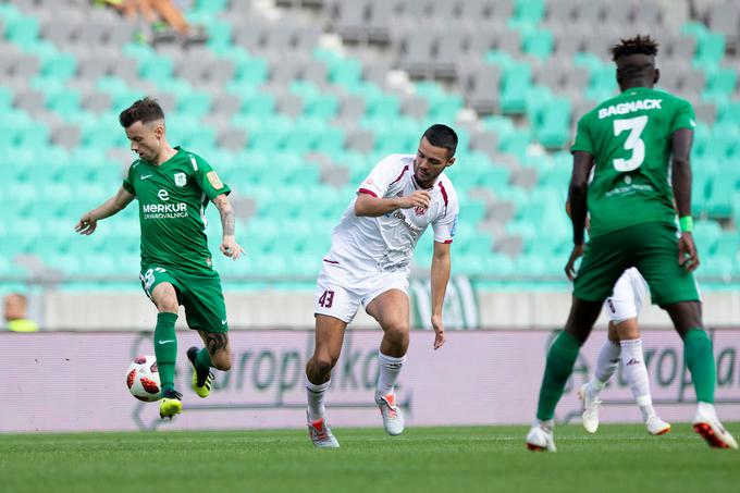 V dresu Triglava se je že večkrat pomeril proti Olimpiji. V jesenskem delu je v Stožicah na pokalni tekmi zatresel mrežo. Je eden redkih nekdanjih mladincev Olimpije, ki je v svoji generaciji, vodil jo je trener Vanja Starčević, naredil opaznejši korak v članskem nogometu. Na dobri poti je tudi Rok Vodišek, rezervni vratar Genoe, pa Jakob Novak … | Foto: Urban Urbanc/Sportida