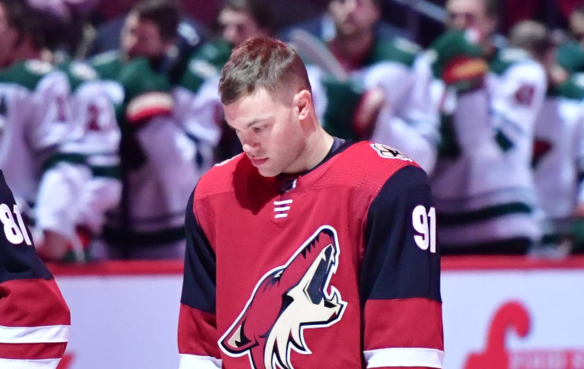 Arizona Coyotes | Moštvo Arizona Coyotes (na fotografiji Taylor Hall) se je odpovedalo 18-letnemu obrambnemu igralcu Mitchellu Millerju, ki ga je na letošnjem naboru NHL izbralo v četrtem krogu. | Foto Reuters