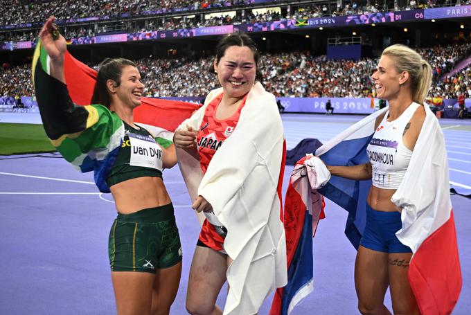 Medalje v metu ženskega kopja so osvojile predstavnice Južne Afrike, Japonske in Češke. | Foto: Reuters