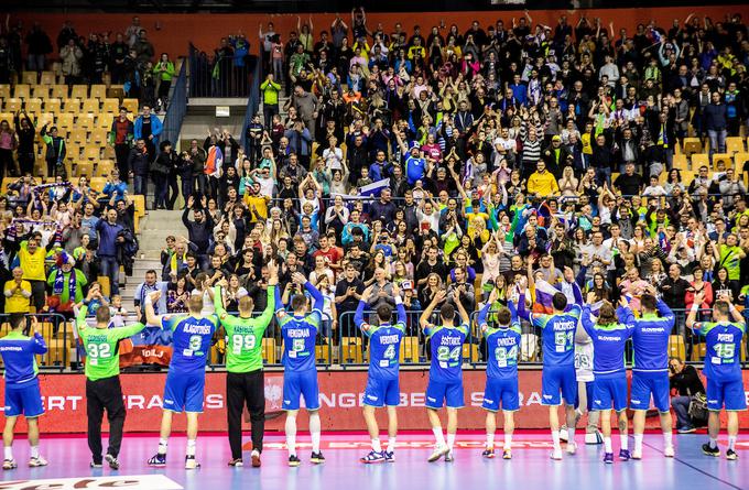 Slovensko reprezentanco je spodbujalo okoli štiri tisoč slovenskih navijačev. | Foto: Vid Ponikvar/Sportida