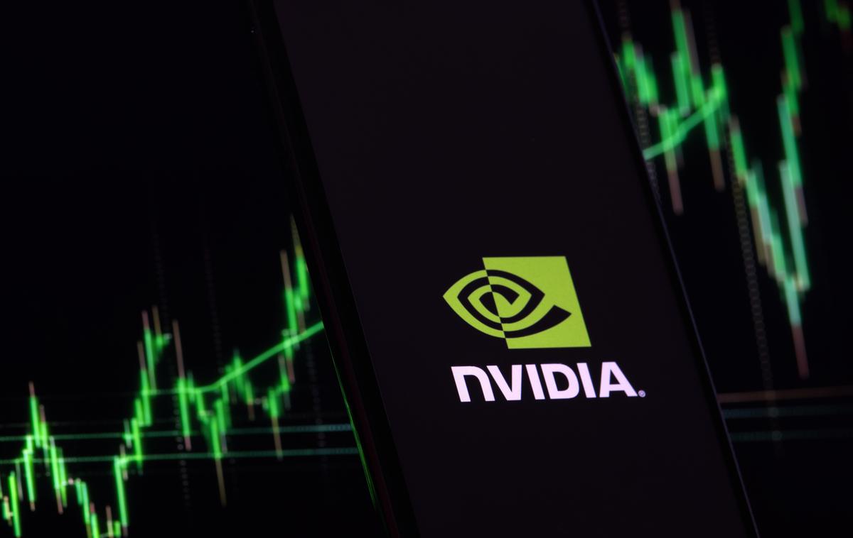 Nvidia | Astronomski dvig cene delnice Nvidie je bil v prvi polovici leta 2024 glavni dejavnik za rekordno polletno rast delniškega indeksa S&P 500, ki velja za enega glavnih kazalnikov razpoloženja vlagateljev na newyorški borzi. Letos se je S&P 500 namreč povzpel že za več kot 15 odstotkov. | Foto Shutterstock