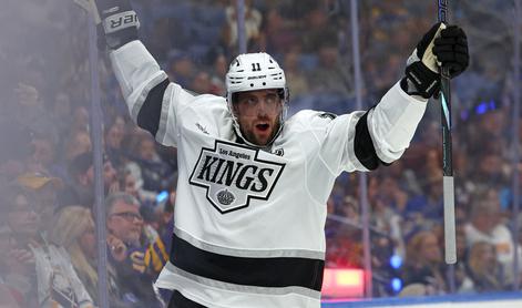 Anže Kopitar 19. sezono v ligi NHL začel s hat-trickom in zmago