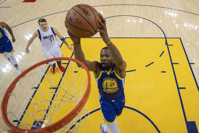 Luka Dončić zelo spoštuje Kevina Duranta. | Foto: Reuters