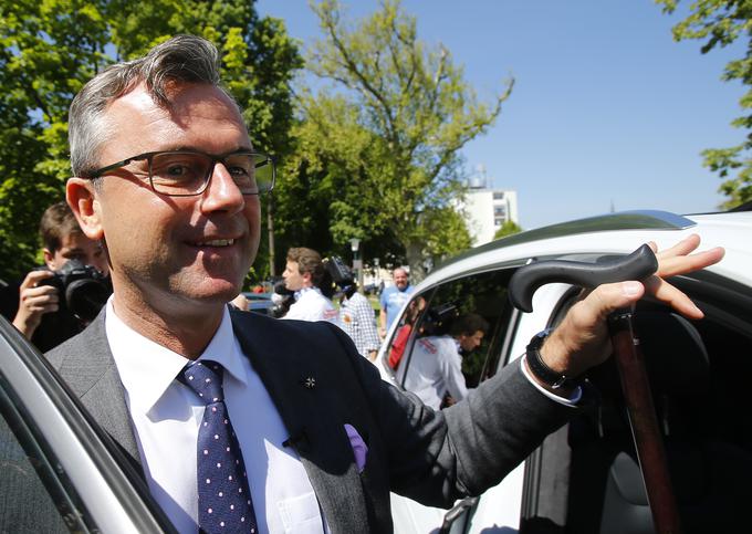 Zelo rad bi kot predsednik države za vas varoval našo čudovito deželo, je zapisal svobodnjak Norbert Hofer in priznal poraz. | Foto: Reuters