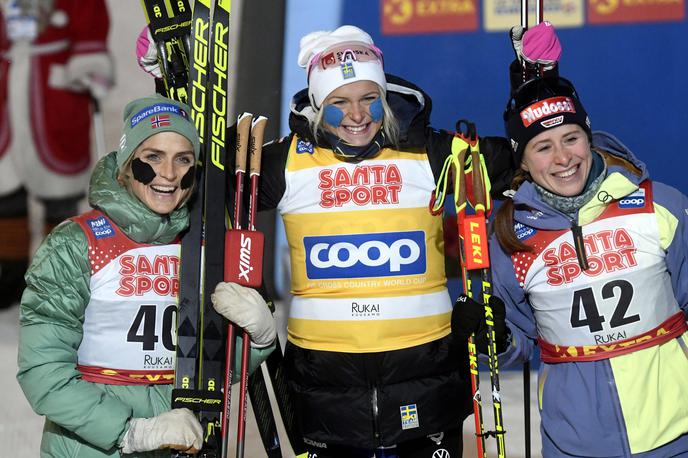 Ruka: Therese Johaug, Frida Kalsson in Katharina Hennig | Stopničke so zasedle Therese Johaug, Frida Kalsson in Katharina Hennig . | Foto Guliverimage