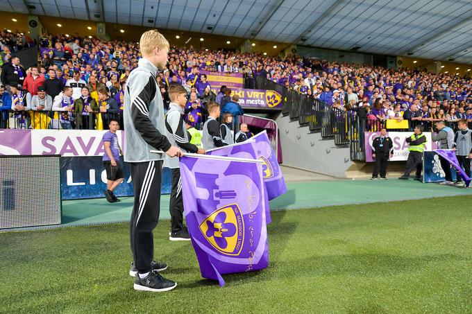 Vzdrževalci ohranjajo pripravljenost stadiona v Mariboru. | Foto: Sportida