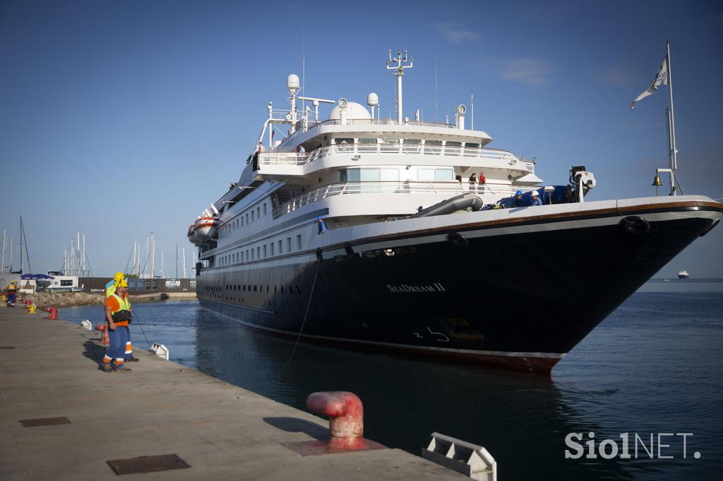 Prihod potniške ladje Sea Dream II v pristanišče Koper.