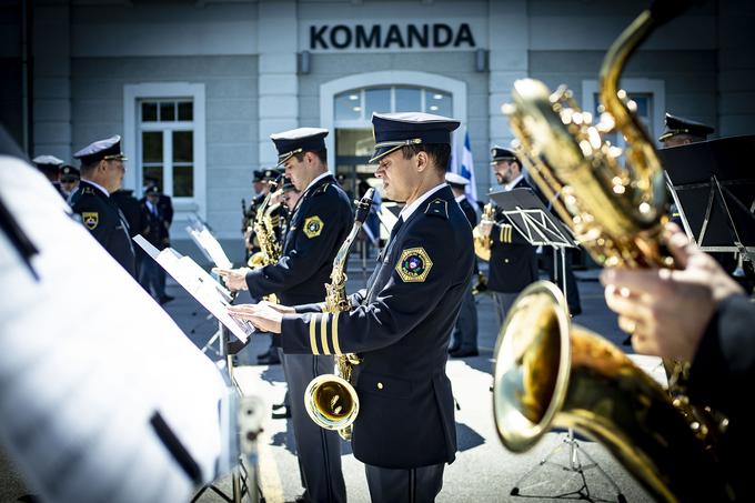 Od rojstva nove države je eden od pogojev za pristop na avdicijo za zaposlitev v Policijskem orkestru akademska glasbena izobrazba. A tudi po uspešno opravljeni avdiciji ostajajo še splošni in posebni pogoji, ki veljajo za sprejem v Policijo – tudi izpit za izvajanje policijskih pooblastil. | Foto: Ana Kovač