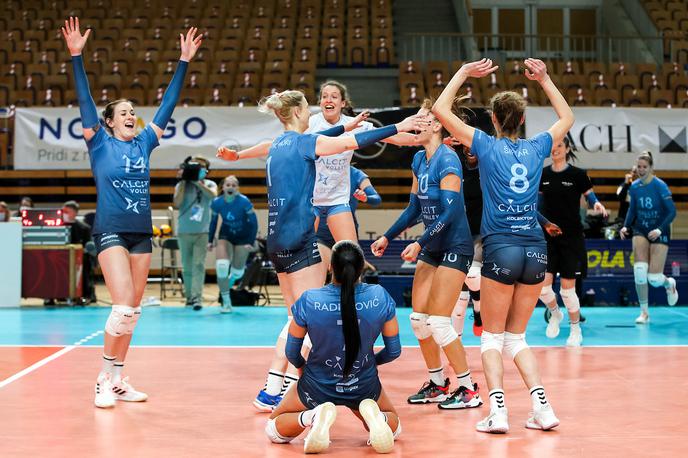 Nova KBM Maribor : Calcit Volley finale pokal Slovenije | Odbojkarice Calcita ostajajo neporažene v srednjeevropski ligi.  Z zmago so si zagotovile prvo mesto po rednem delu. | Foto Matic Klanšek Velej/Sportida