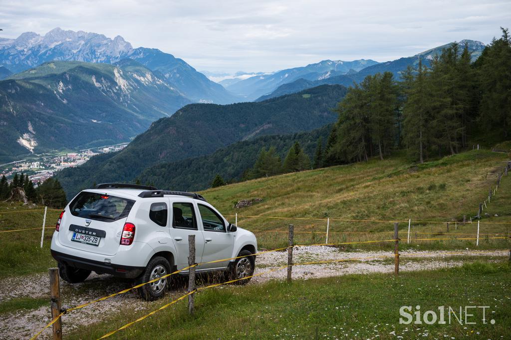 Dacia duster in oskrbnik gorske koče