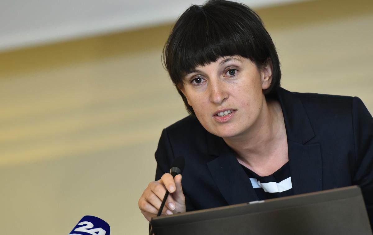 Nada Drobne Popovič | Drobne Popović je vajeti Petrola prevzela oktobra 2019, potem ko je dotedanja uprava s predsednikom Tomažem Berločnikom na čelu odstopila. Vodenje Petrola je sprva začasno prevzela kot takratna predsednica nadzornega sveta, januarja 2020 pa je dobila poln petletni mandat. | Foto STA