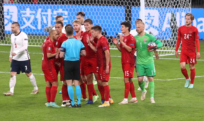 Danci so protestirali pri nizozemskem sodniku. | Foto: Reuters