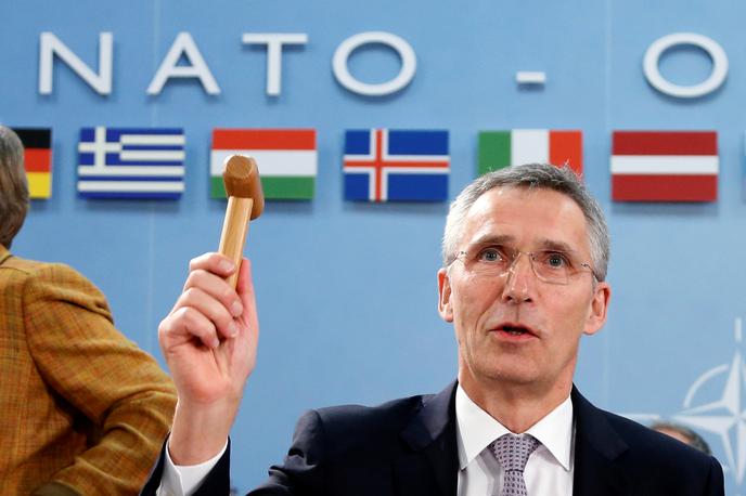 Generalni sekretar Nata Jens Stoltenberg | Po neuradnih informacijah ima Stoltenberg poleg srečanja s Šarcem in nagovora v DZ predvidene še pogovore s predsednikom republike Borutom Pahorjem ter zunanjim ministrom Mirom Cerarjem in obrambnim ministrom Karlom Erjavcem. | Foto Reuters