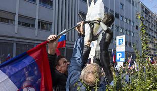 Zbrani s Pavlom Ruparjem na čelu v Ljubljani še desetič zahtevali višje pokojnine #foto #video