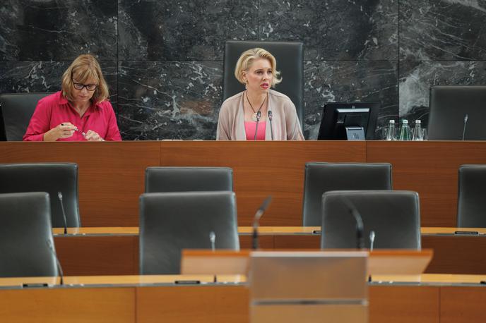 Urška Klakočar Zupančič | Novelo zakona o parlamentarni preiskavi, ki jo je vložila predsednica DZ Urška Klakočar Zupančič, so sprejeli po skrajšanem postopku. | Foto STA