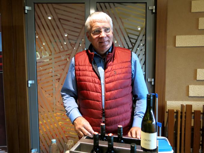 Alois Gross enega od svojih sauvignonov prideluje v Halozah. | Foto: Nina Vogrin