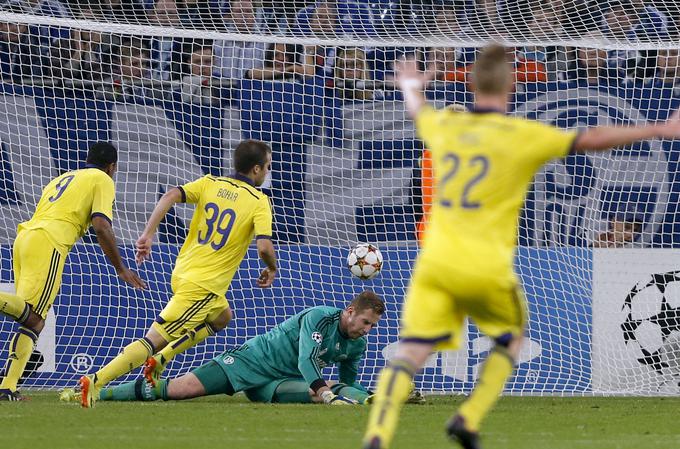 Kot velik navijač Schalkeja bo z največjim zanimanjem spremljal zlasti tekme Eura v Gelsenkirchnu. Spominja se dogodkov izpred desetih let, ko sta se v ligi prvakov za točke merila Schalke in Maribor. ''Da ima Slovenija kot majhna država še predstavnika v ligi narodov, je res nekaj izjemnega. To je velikanski uspeh za državo z dvema milijonoma prebivalcev,'' je še enkrat več pohvalil slovenski šport. | Foto: Reuters