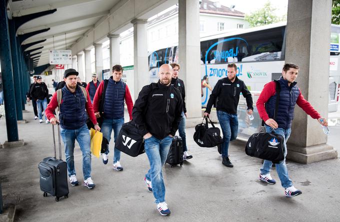 Tudi slovenski potniki na SP še niso določeni. Tekma z Madžari bo selektorju dala dodatne odgovore, na koga bo računal. Zagotovo pri sosedih zaradi poškodb ne bodo igrali Robert Sabolič (predvidena prva tekma prihodnjo nedeljo), David Rodman, Boštjan Goličič, doma pa sta ostala Sabahudin Kovačević in Andrej Tavželj. | Foto: Vid Ponikvar