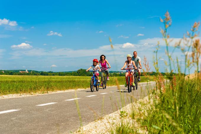 Ljubitelji aktivnega oddiha ne smete zamuditi možnosti kolesarjenja po idiličnem prekmurskem okolju. | Foto: 