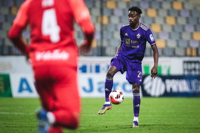 Če bo Antoine Makoumbou zapustil Maribor, bo pomemben delež odškodnine romal tudi na račun njegovega nekdanjega kluba Tabor. | Foto: Blaž Weindorfer/Sportida