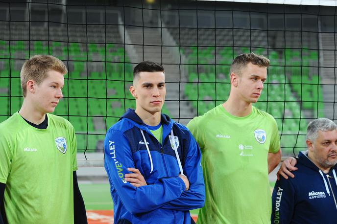 Klemen Čebulj | Klemen Čebulj s svojo družino kljub težki situaciji ostaja v Italiji. | Foto Aleš Oblak