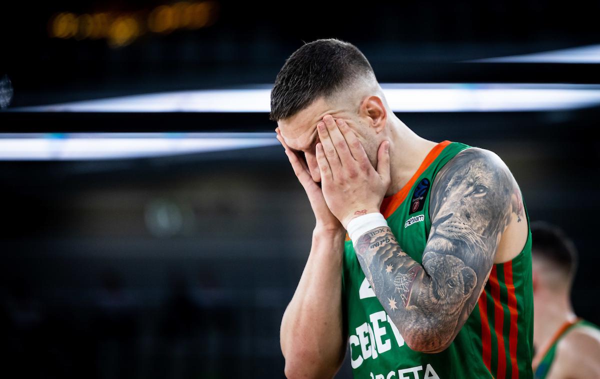 KK Cedevita Olimpija : Joventut Alen Omić | Košarkarji Cedevite Olimpije ne najdejo poti iz krize. | Foto Vid Ponikvar