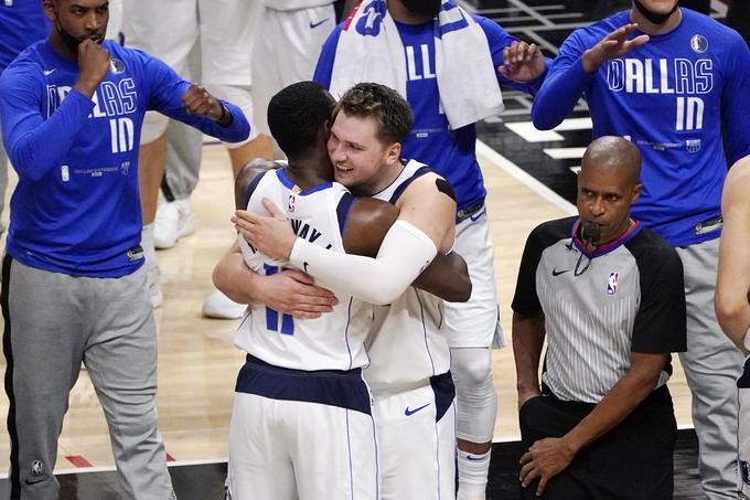 Luka Dončić bo šesti dvoboj prvega kroga končnice proti LA Clippers začel v noči na soboto ob 3. uri zjutraj. | Foto: AP / Guliverimage