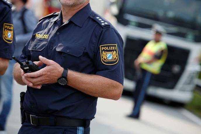 Nemška policija | Napadalec je po dejanju pobegnil, a so ga kmalu izsledili. | Foto Reuters