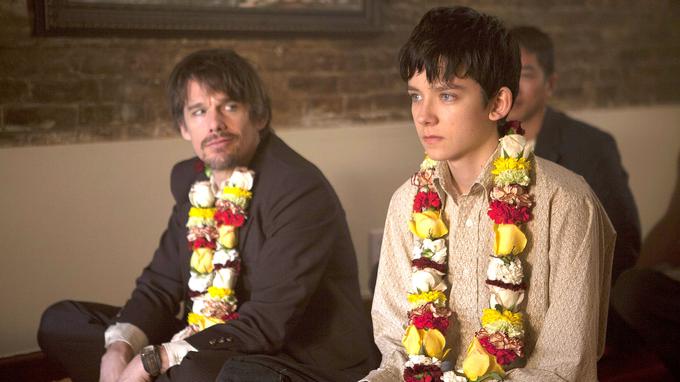 Ethan Hawke in Asa Butterfield v filmu 10 tisoč svetnikov | Foto: 