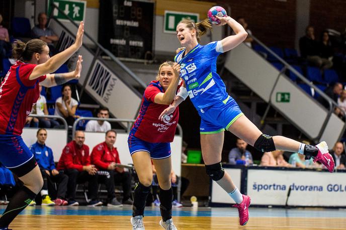 Ana Gros | Slovenke so v pripravah na svetovno prvenstvo v Tokiu premagale panameriške prvakinje Brazilke. Ana Gros je k  zmagi prispevala osem zadetkov. | Foto Grega Valančič/Sportida