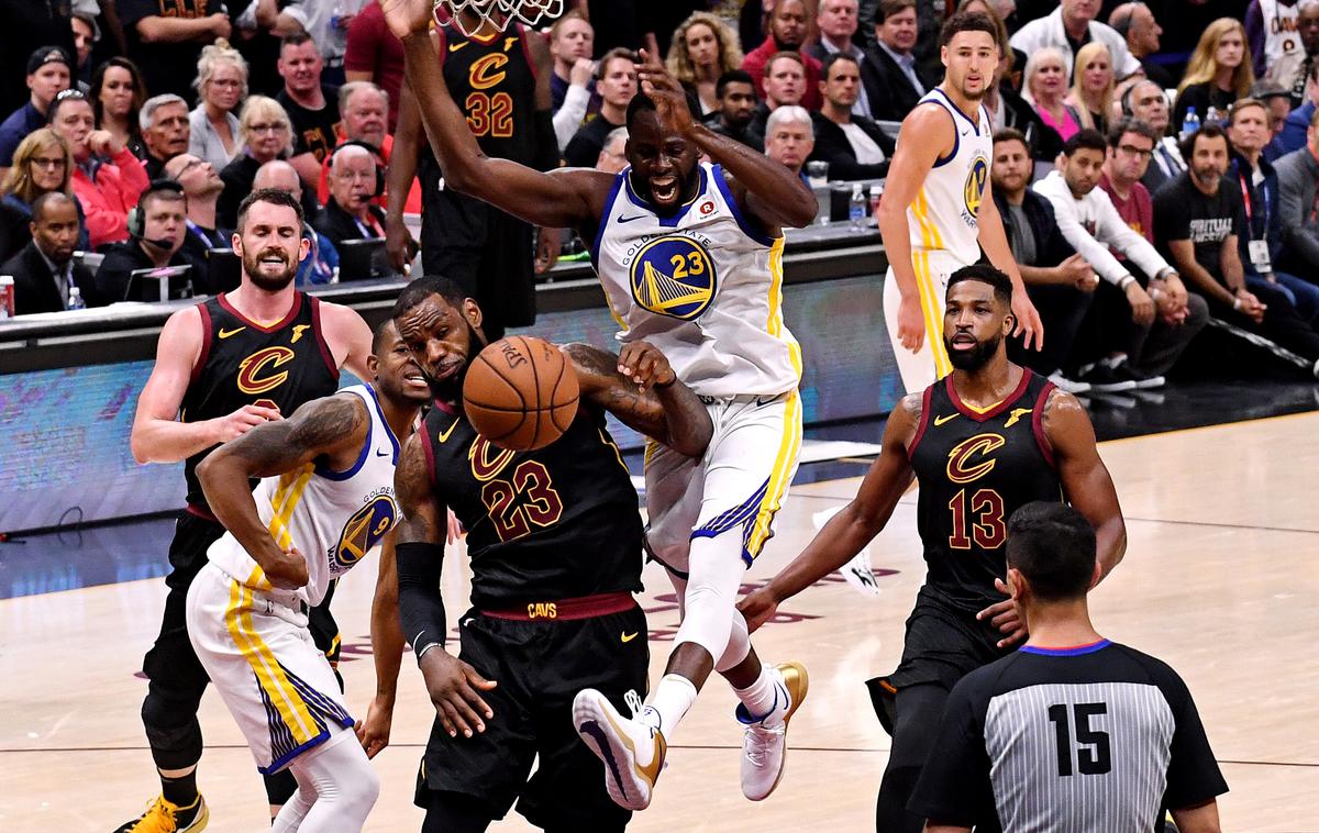 Cleveland Cavaliers Golden State Warriors | V dvorani Quicken Loans Arena so doma Cleveland Cavaliers, ki jih je poleti zapustil prvi zvezdnik LeBron James. | Foto Reuters