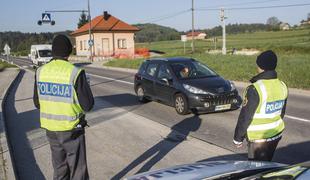 Pijan mladoletnik ukradel avto in povzročil več nesreč