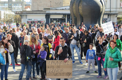 Na shodu v Mariboru izražali nestrinjanje z ukrepi