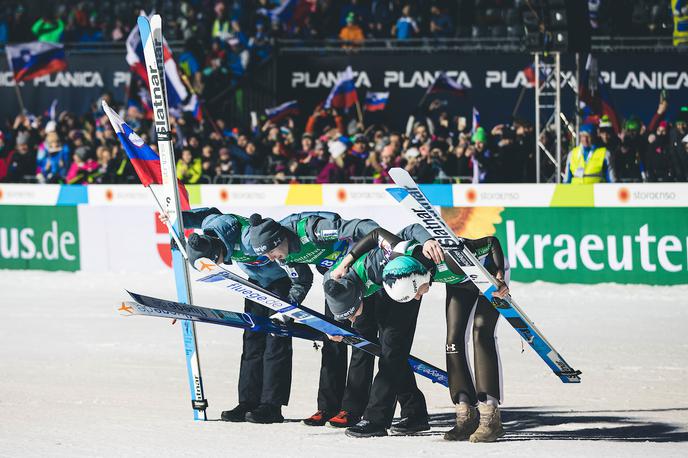 Anže Lanišek, Timi Zajc, Žiga Jelar, Lovro Kos, prvaki, Planica 2023 | Slovenski kvartet je osvojil naslov svetovnih prvakov na ekipni tekmi na Bloudkovi velikanki v Planici. | Foto Grega Valančič/Sportida