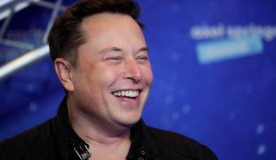 Elon Musk namerava v celoti prevzeti Twitter