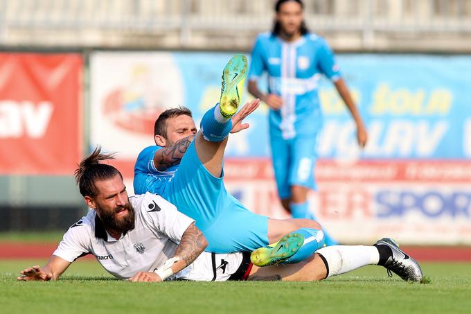 Na borbenem dvoboju z Rijeko, ki je večino dvoboja prevladovala, a prednosti ni znala pretopiti v zadetke, se je pogosto znašel na tleh. | Foto: Matic Klanšek Velej/Sportida