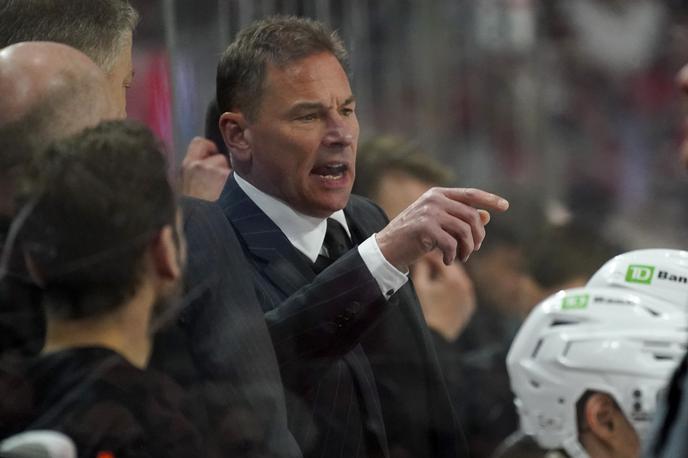 Bruce Cassidy Boston Bruins | Bruce Cassidy je z Bostonom v tej končnici lige NHL izpadel v 1. krogu proti Carolini. | Foto Reuters